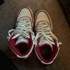 Men nike high sneaker red and white